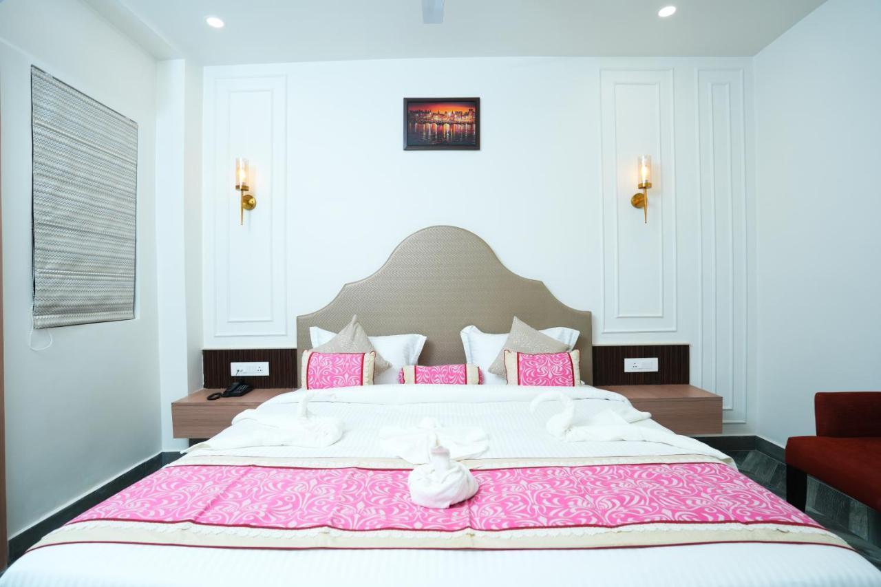 Anaya Retreat Hotel Varanasi Luaran gambar
