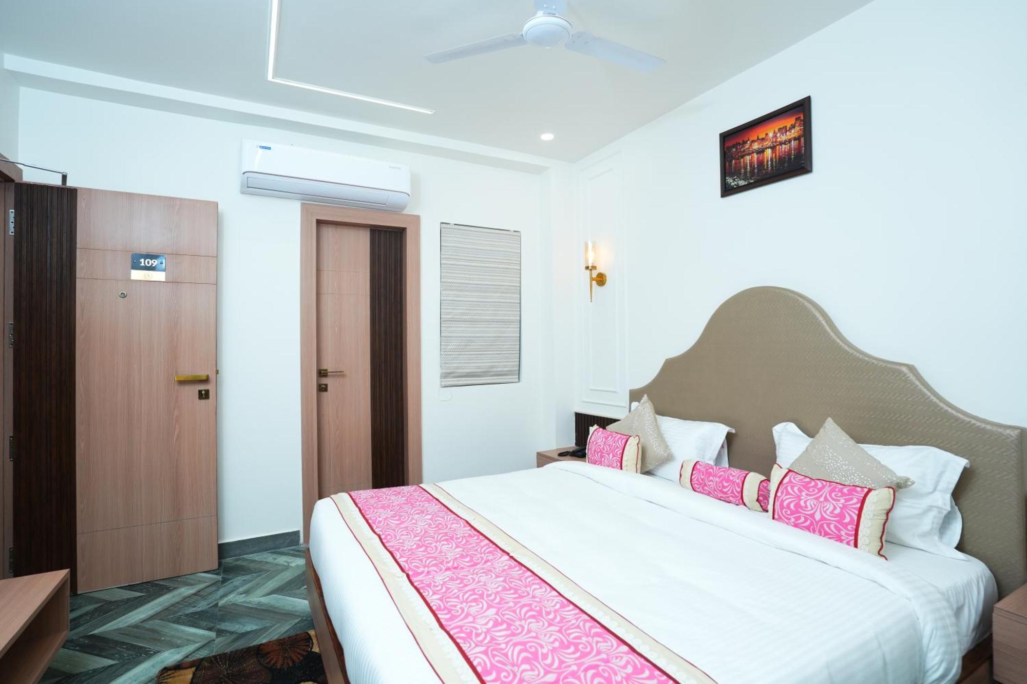 Anaya Retreat Hotel Varanasi Luaran gambar
