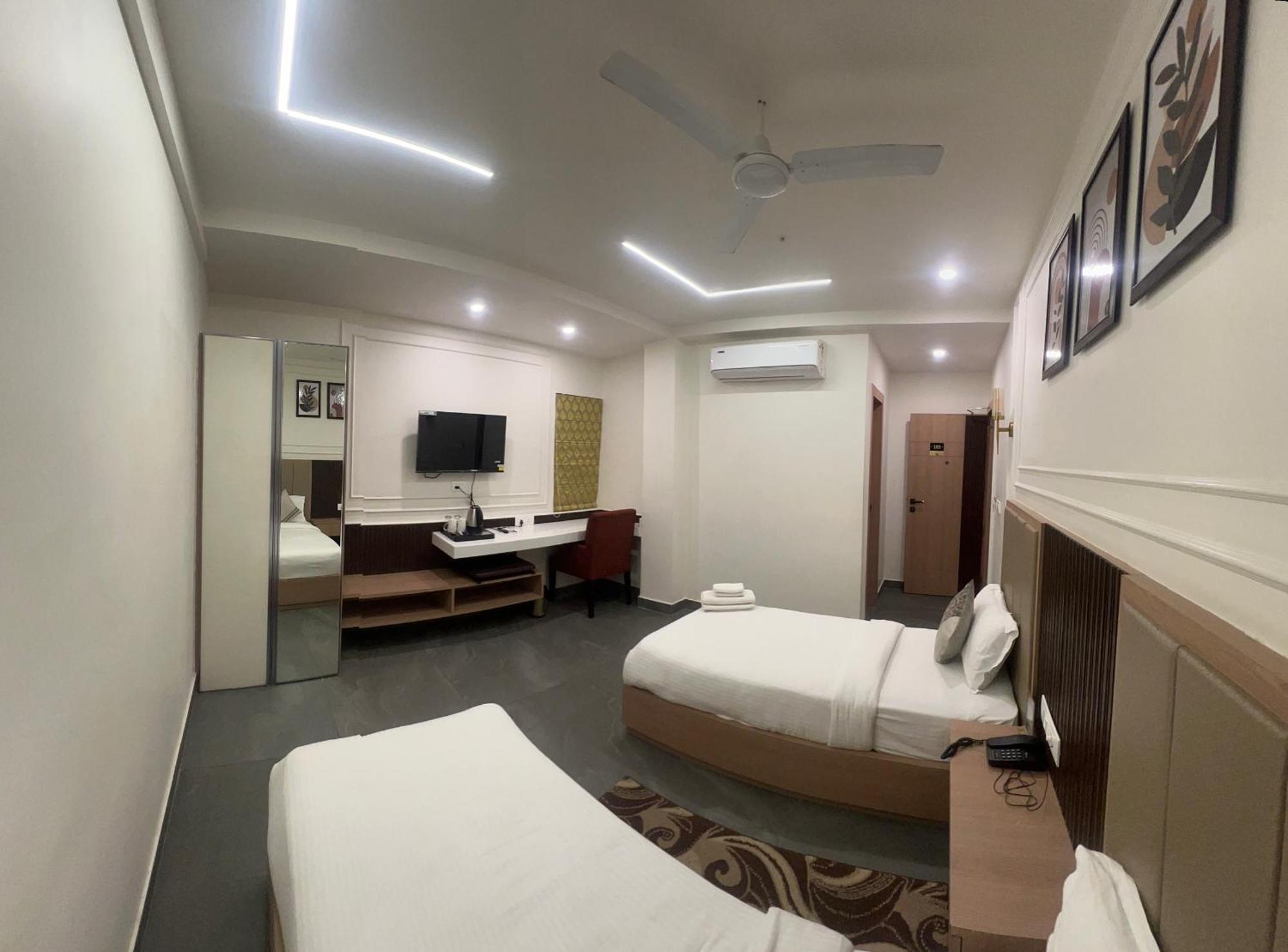 Anaya Retreat Hotel Varanasi Luaran gambar